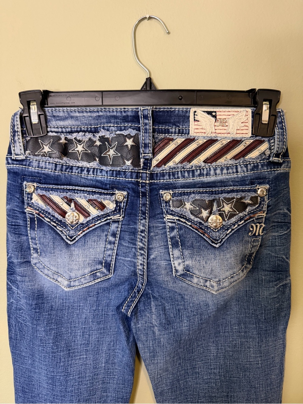 Gorgeous Rare Miss Me Mid-Rise Tailored Boot Jeans Flag Pockets 32” Inseam